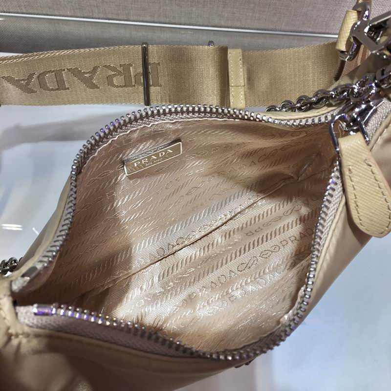 Bolsa Prada Hobo Re-Nylon