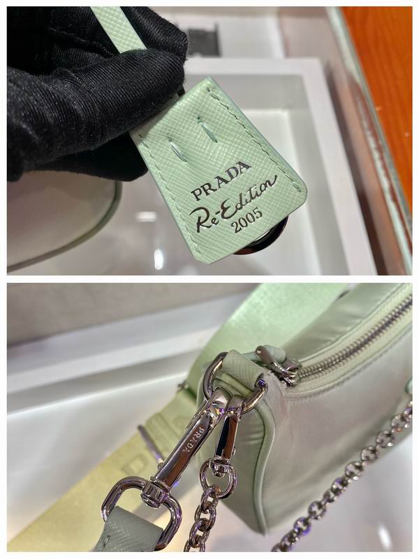 Bolsa Prada Hobo Re-Nylon