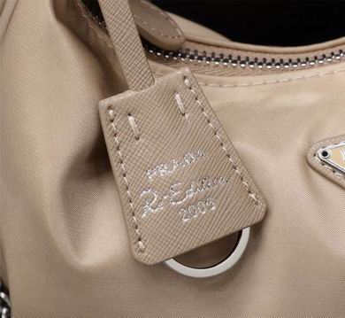 Bolsa Prada Re-Edition