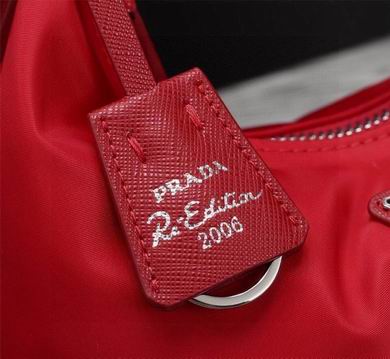 Bolsa Prada Re-Edition