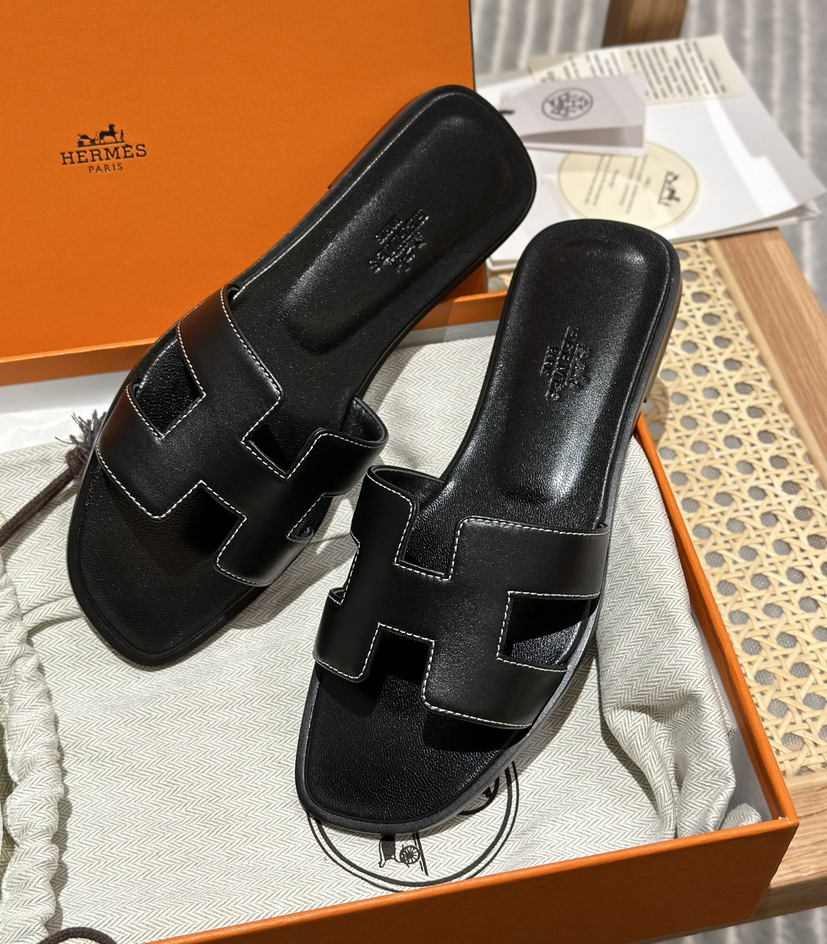 Sandália Hermès