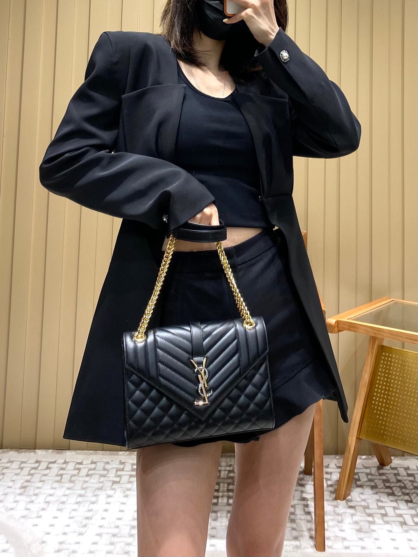 Bolsa YSL 𝑬𝒏𝒗𝒆𝒍𝒐𝒑𝒆 24CM