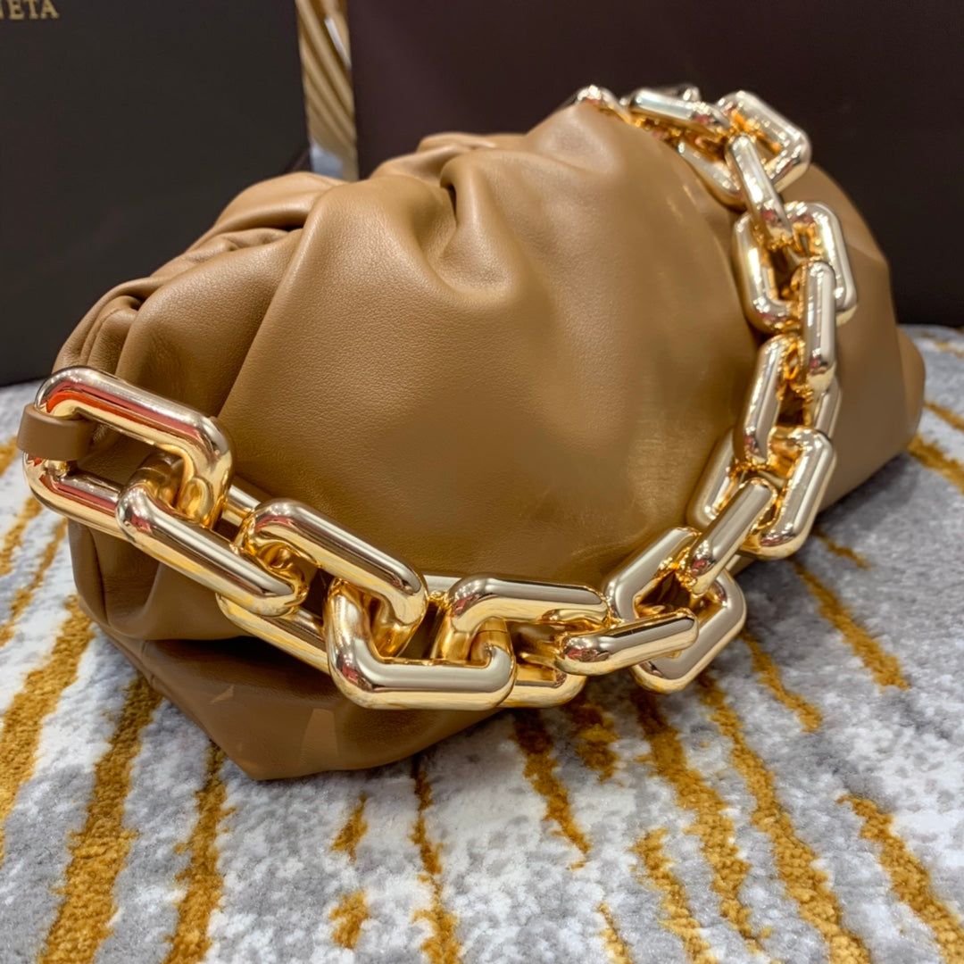 Bolsa Bottega Veneta 𝙏𝙃𝙀 𝘾𝙃𝘼𝙄𝙉 𝙋𝙊𝙐𝘾𝙃 31CM BAG