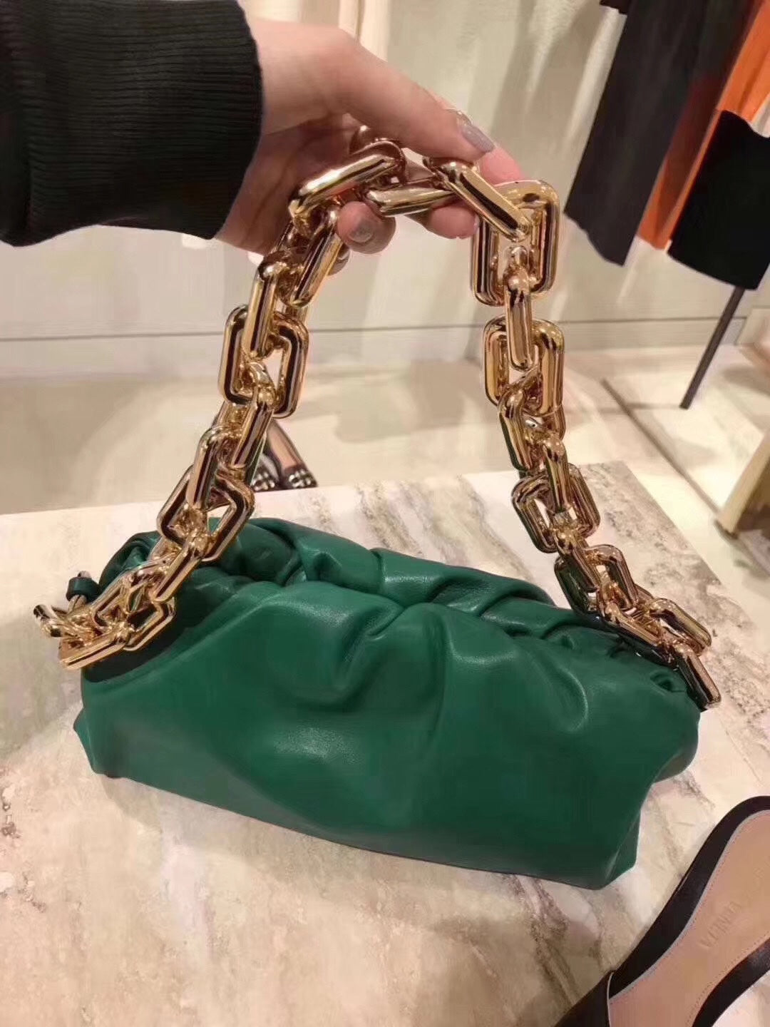Bolsa Bottega Veneta 𝙏𝙃𝙀 𝘾𝙃𝘼𝙄𝙉 𝙋𝙊𝙐𝘾𝙃 31CM BAG