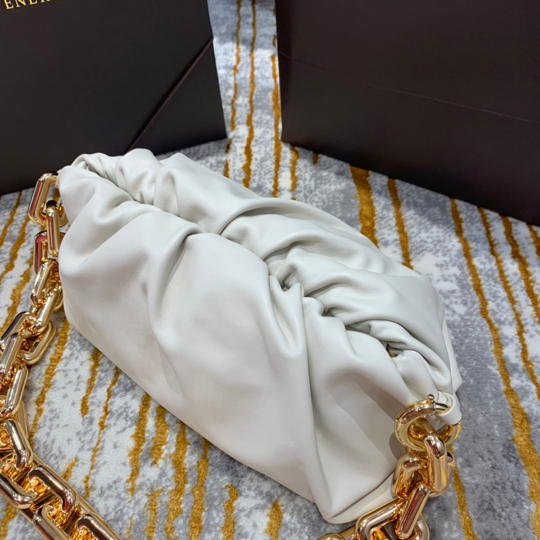 Bolsa Bottega Veneta 𝙏𝙃𝙀 𝘾𝙃𝘼𝙄𝙉 𝙋𝙊𝙐𝘾𝙃 31CM BAG