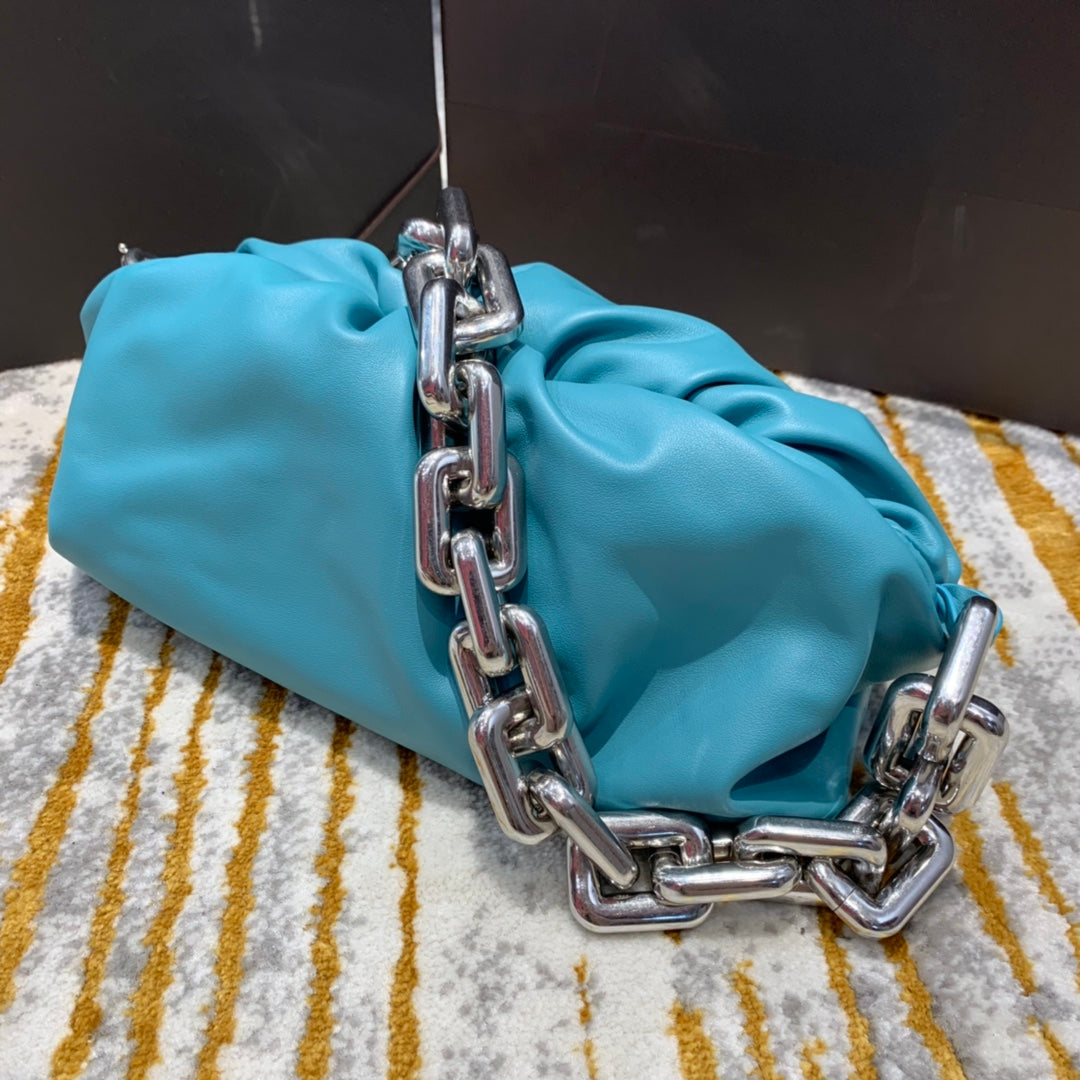 Bolsa Bottega Veneta 𝙏𝙃𝙀 𝘾𝙃𝘼𝙄𝙉 𝙋𝙊𝙐𝘾𝙃 31CM BAG