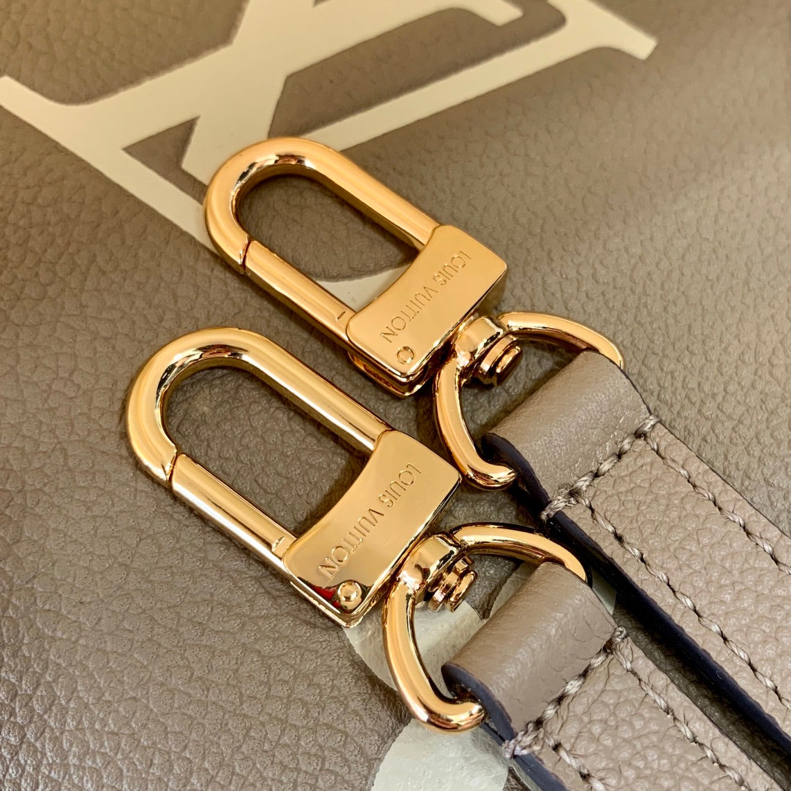 Bolsa Louis Vuitton OnTheGo