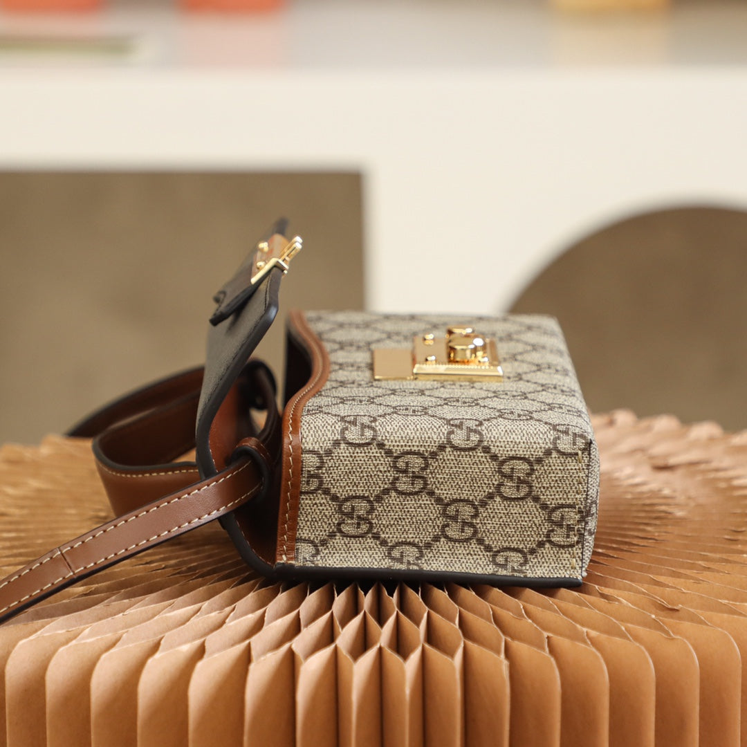 Bolsa Gucci Padlock mini bag
