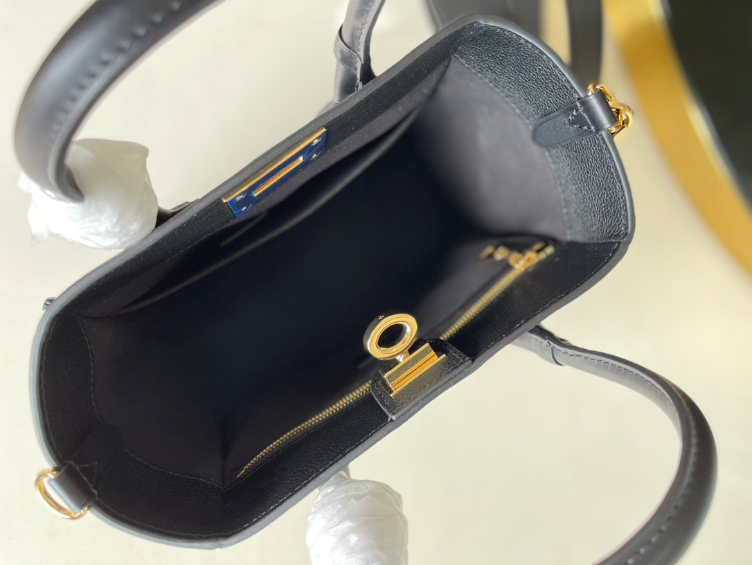 Bolsa Louis Vuitton On My Side PM