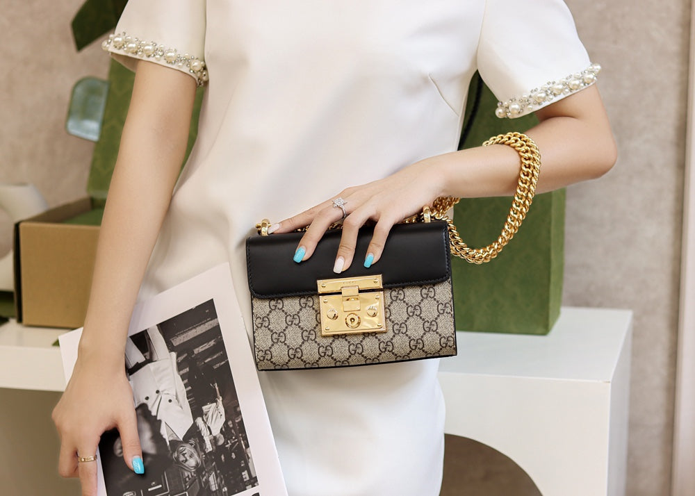 Bolsa GUCCI 𝐏𝐚𝐝𝐥𝐨𝐜𝐤 GG
