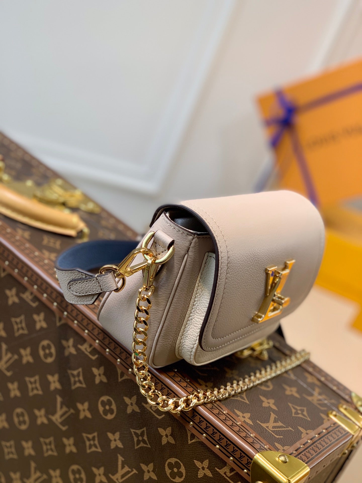 Bolsa Louis Vuitton Lockme Tender