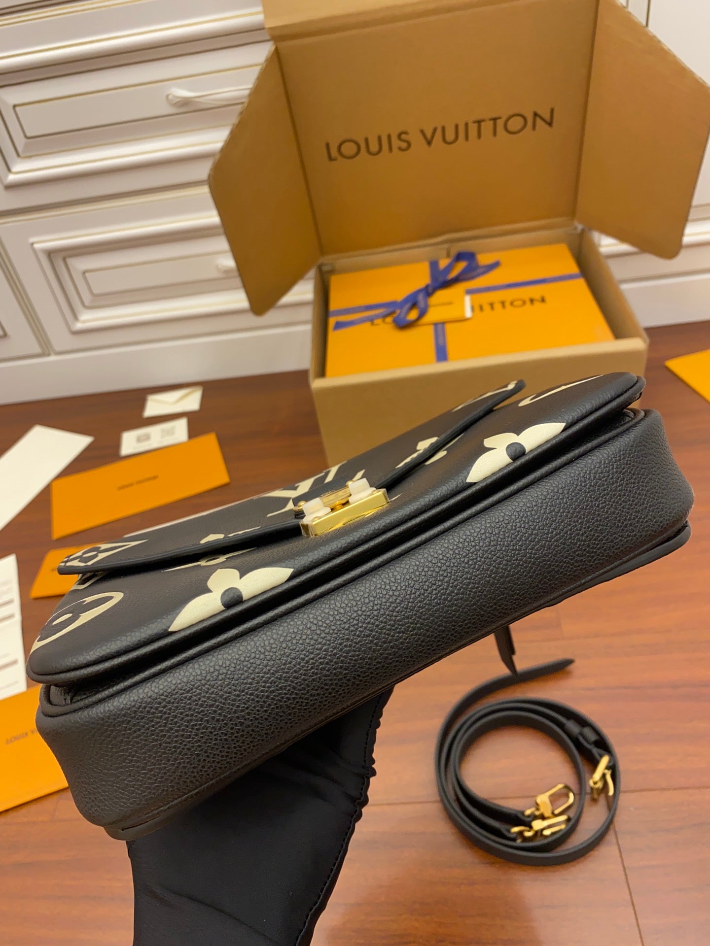 Bolsa Louis Vuitton Métis Monogram Black/Beige