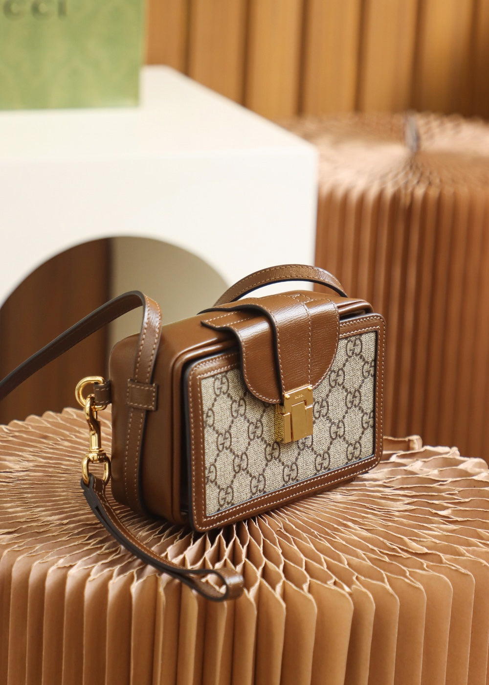Bolsa Gucci GG mini bag with clasp closure
