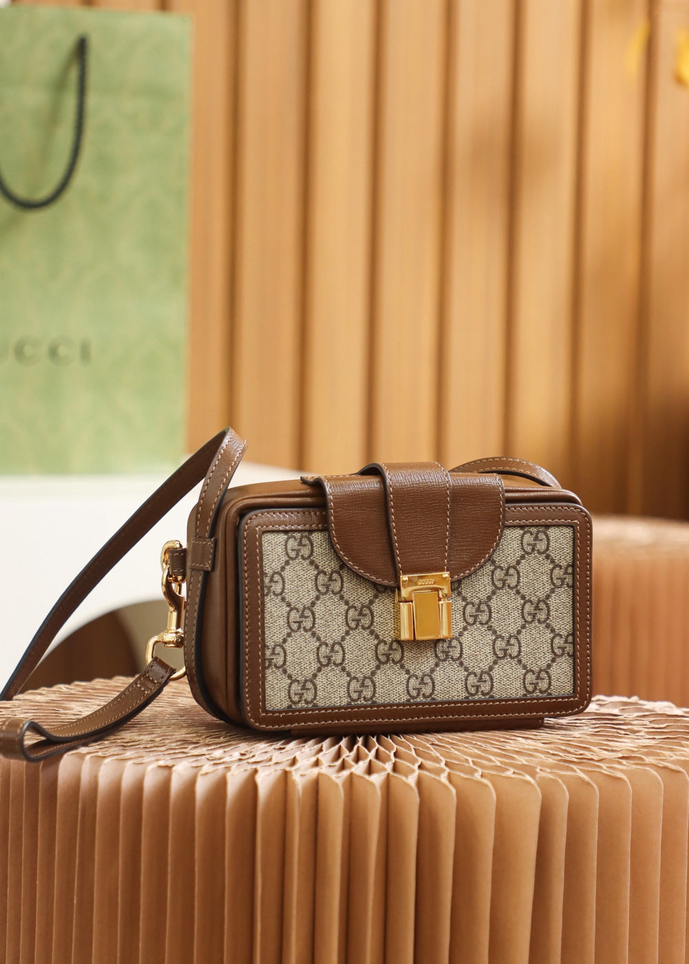Bolsa Gucci GG mini bag with clasp closure
