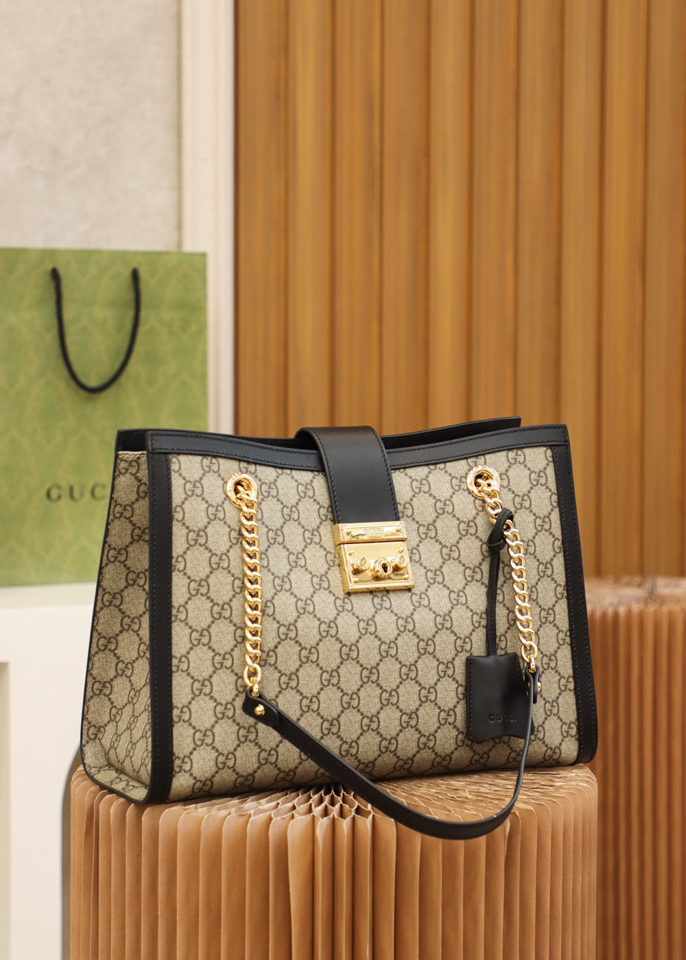 Bolsa GUCCI 𝐏𝐚𝐝𝐥𝐨𝐜𝐤