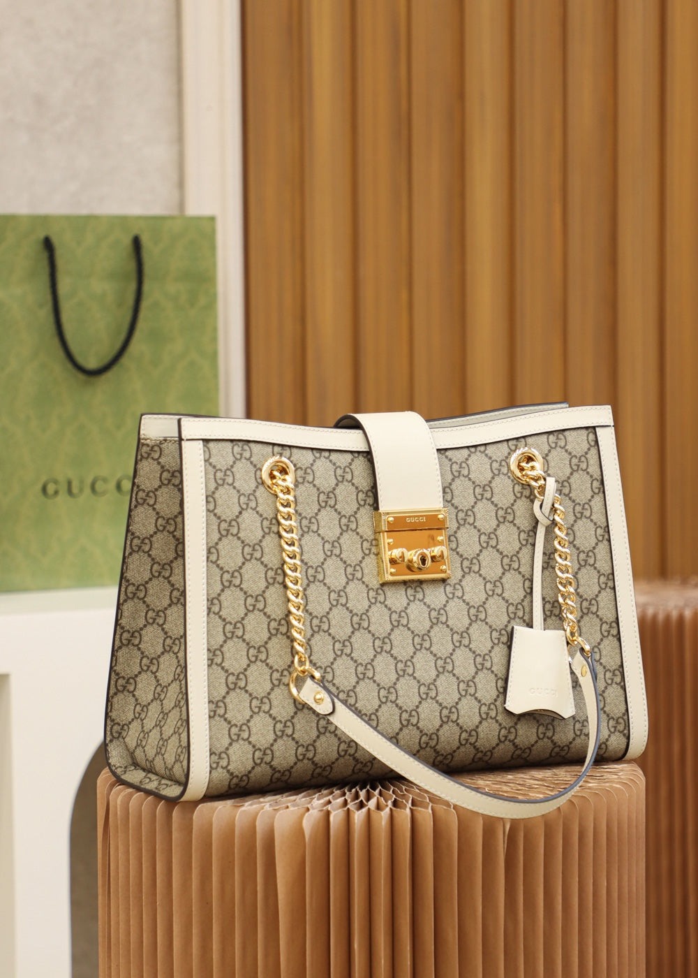 Bolsa GUCCI 𝐏𝐚𝐝𝐥𝐨𝐜𝐤