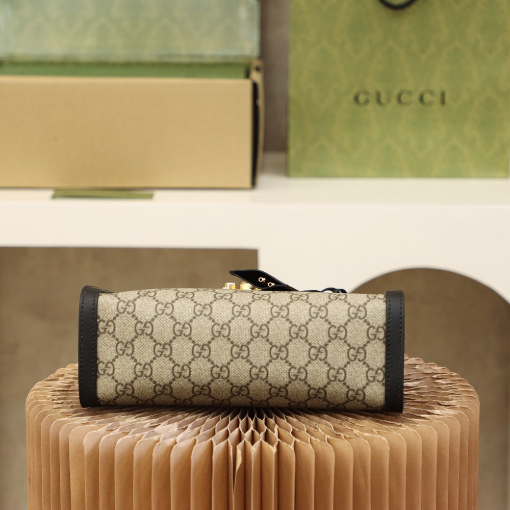 Bolsa GUCCI 𝐏𝐚𝐝𝐥𝐨𝐜𝐤