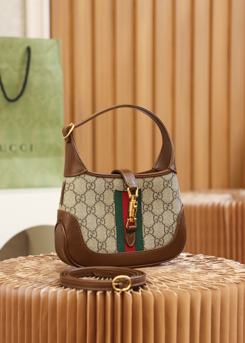 Bolsa GUCCI 𝐉𝐚𝐜𝐤𝐢𝐞 𝟭𝟵𝟲𝟭 small shoulder bag