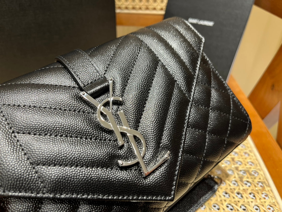 Bolsa YSL ENVELOPE 21CM