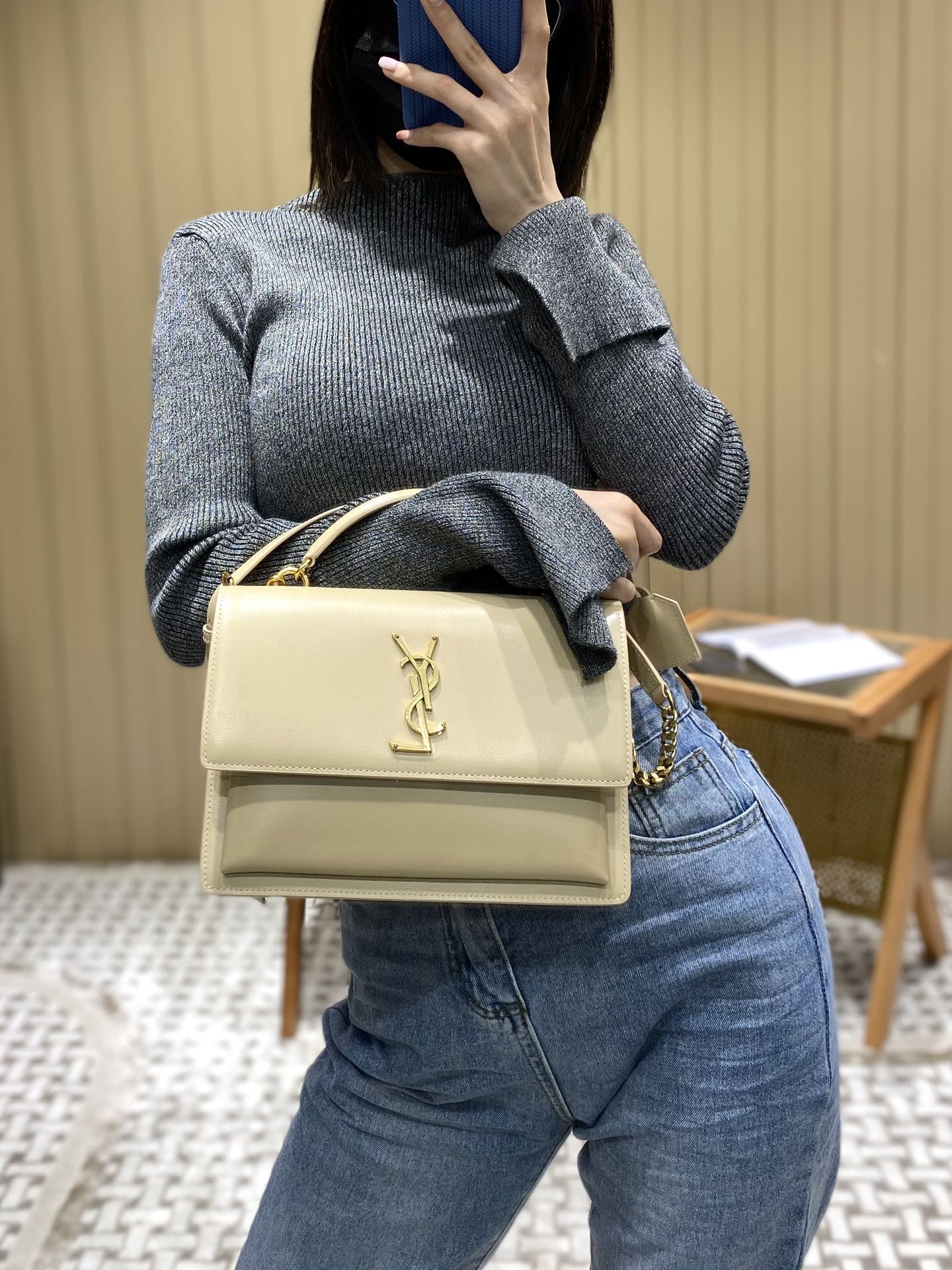 Bolsa YSL 𝙉𝙚𝙬 𝙢𝙚𝙙𝙞𝙪𝙢 𝙨𝙪𝙣𝙨𝙚𝙩 25CM