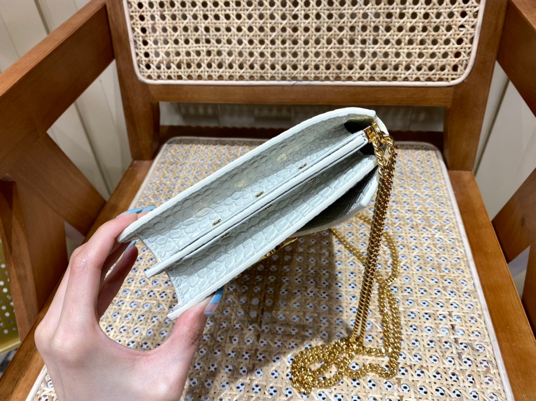 Bolsa YSL 𝑪𝒂𝒔𝒔𝒂𝒏𝒅𝒓𝒂 22CM