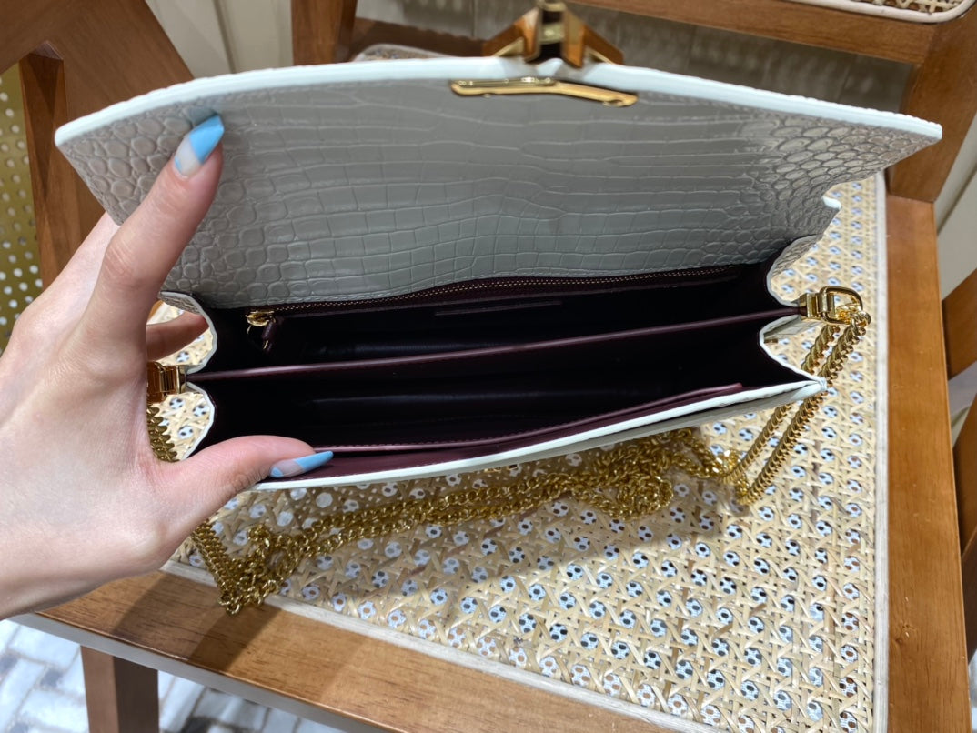 Bolsa YSL 𝑪𝒂𝒔𝒔𝒂𝒏𝒅𝒓𝒂 22CM