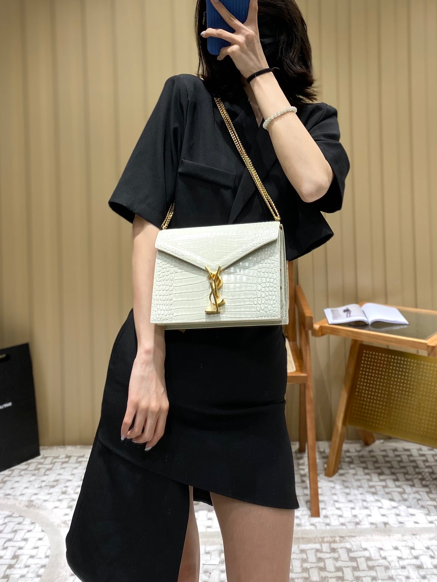 Bolsa YSL 𝑪𝒂𝒔𝒔𝒂𝒏𝒅𝒓𝒂 22CM