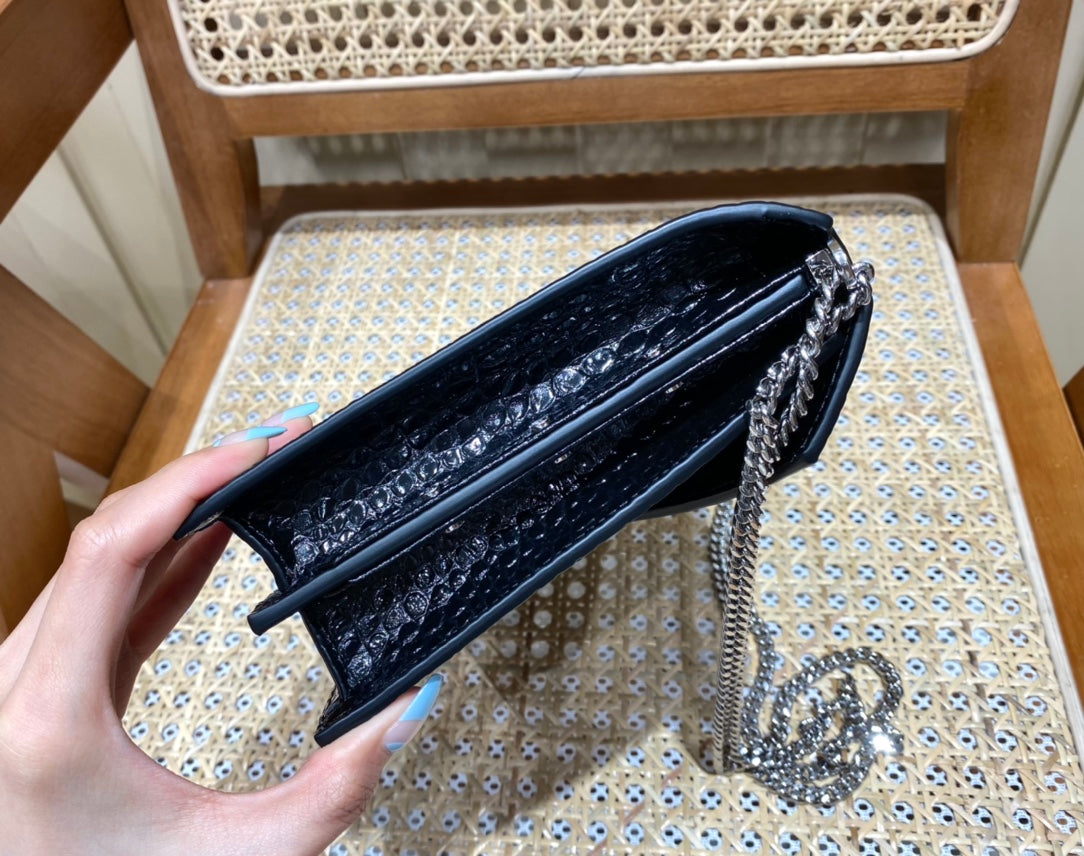 Bolsa YSL 𝑪𝒂𝒔𝒔𝒂𝒏𝒅𝒓𝒂 22CM