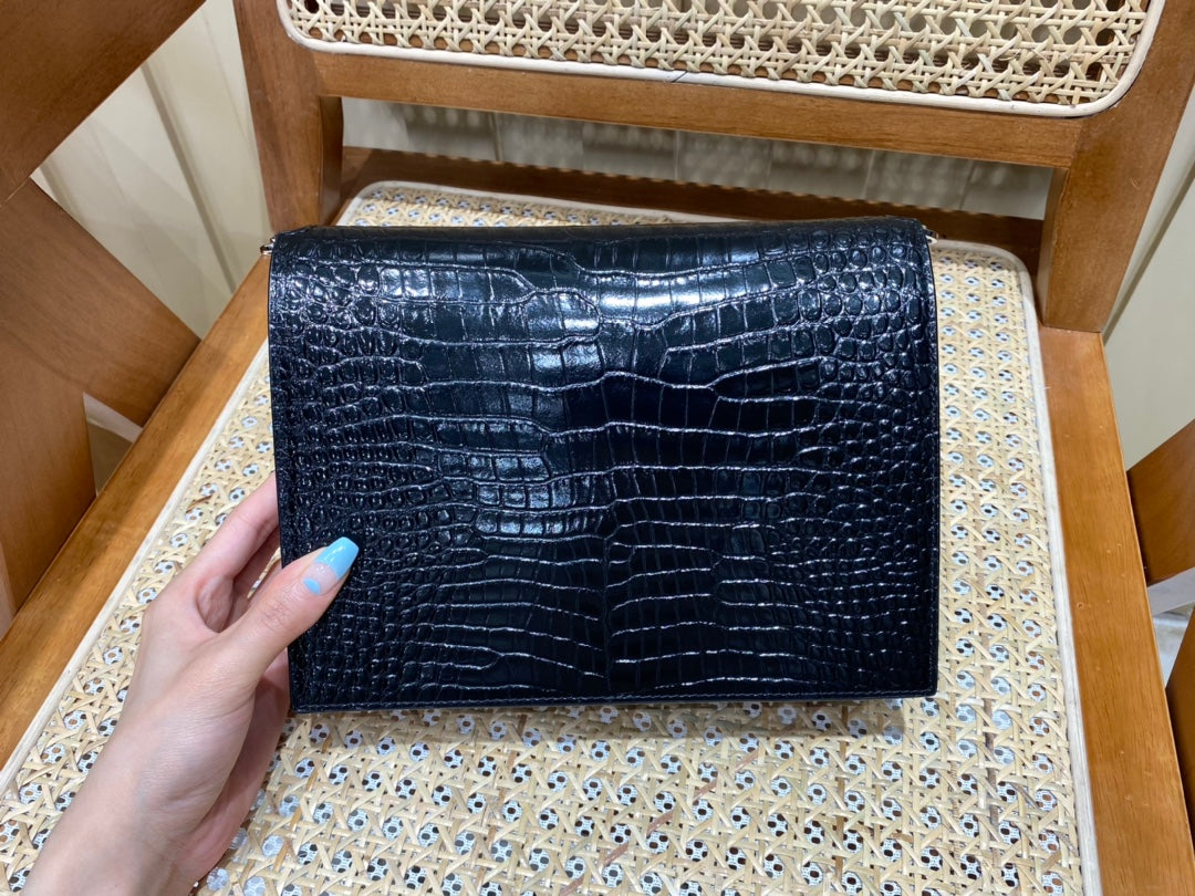 Bolsa YSL 𝑪𝒂𝒔𝒔𝒂𝒏𝒅𝒓𝒂 22CM