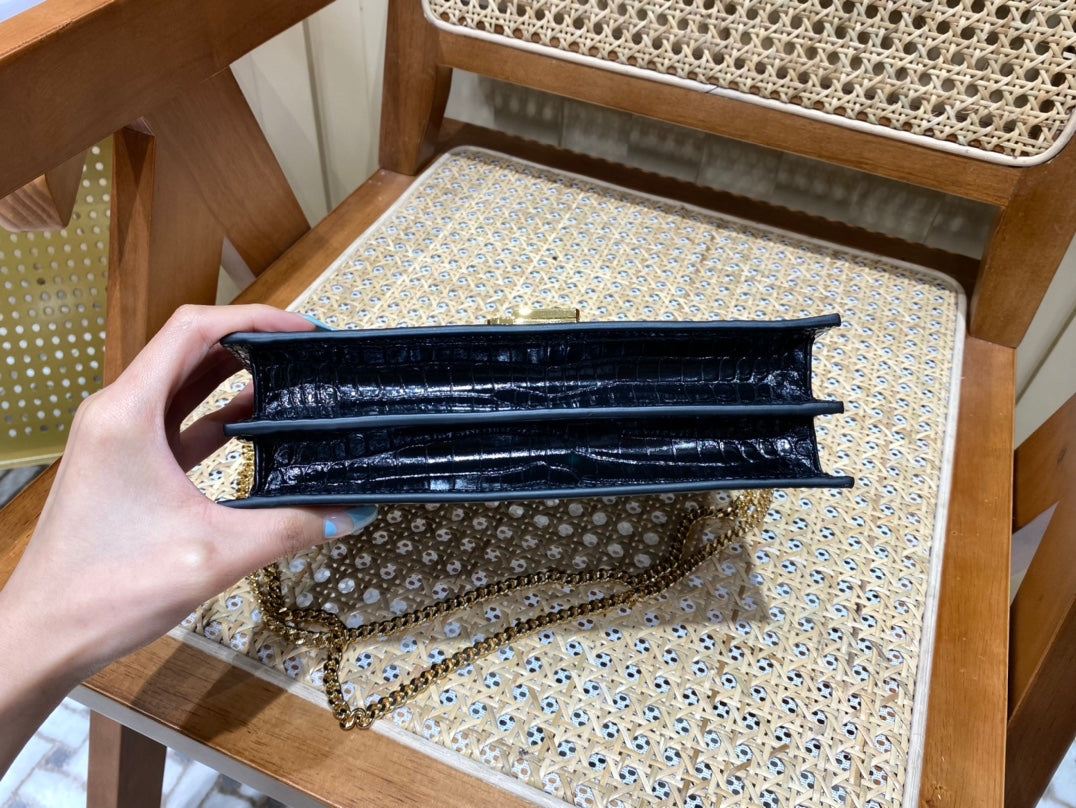 Bolsa YSL 𝑪𝒂𝒔𝒔𝒂𝒏𝒅𝒓𝒂 22CM