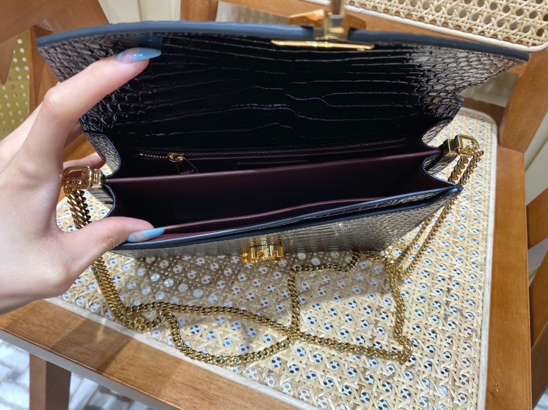 Bolsa YSL 𝑪𝒂𝒔𝒔𝒂𝒏𝒅𝒓𝒂 22CM