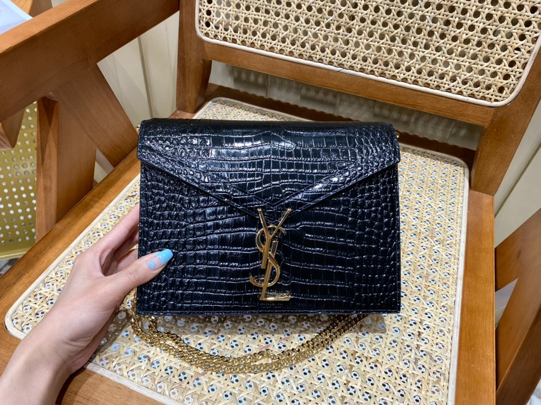Bolsa YSL 𝑪𝒂𝒔𝒔𝒂𝒏𝒅𝒓𝒂 22CM