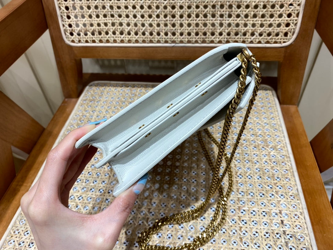 Bolsa YSL 𝑪𝒂𝒔𝒔𝒂𝒏𝒅𝒓𝒂 22CM