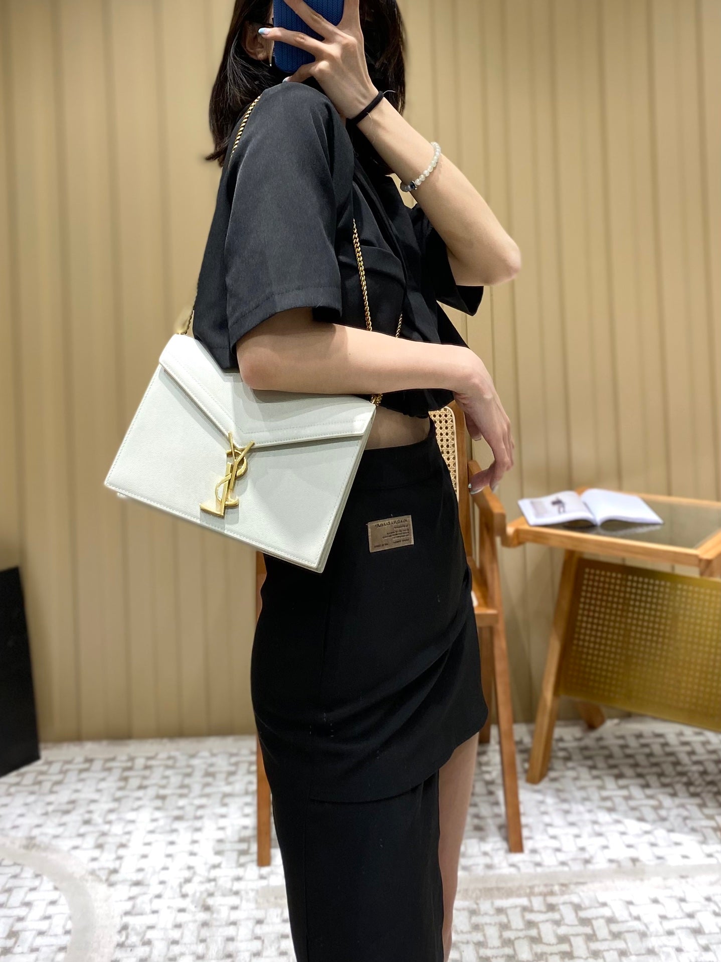 Bolsa YSL 𝑪𝒂𝒔𝒔𝒂𝒏𝒅𝒓𝒂 22CM