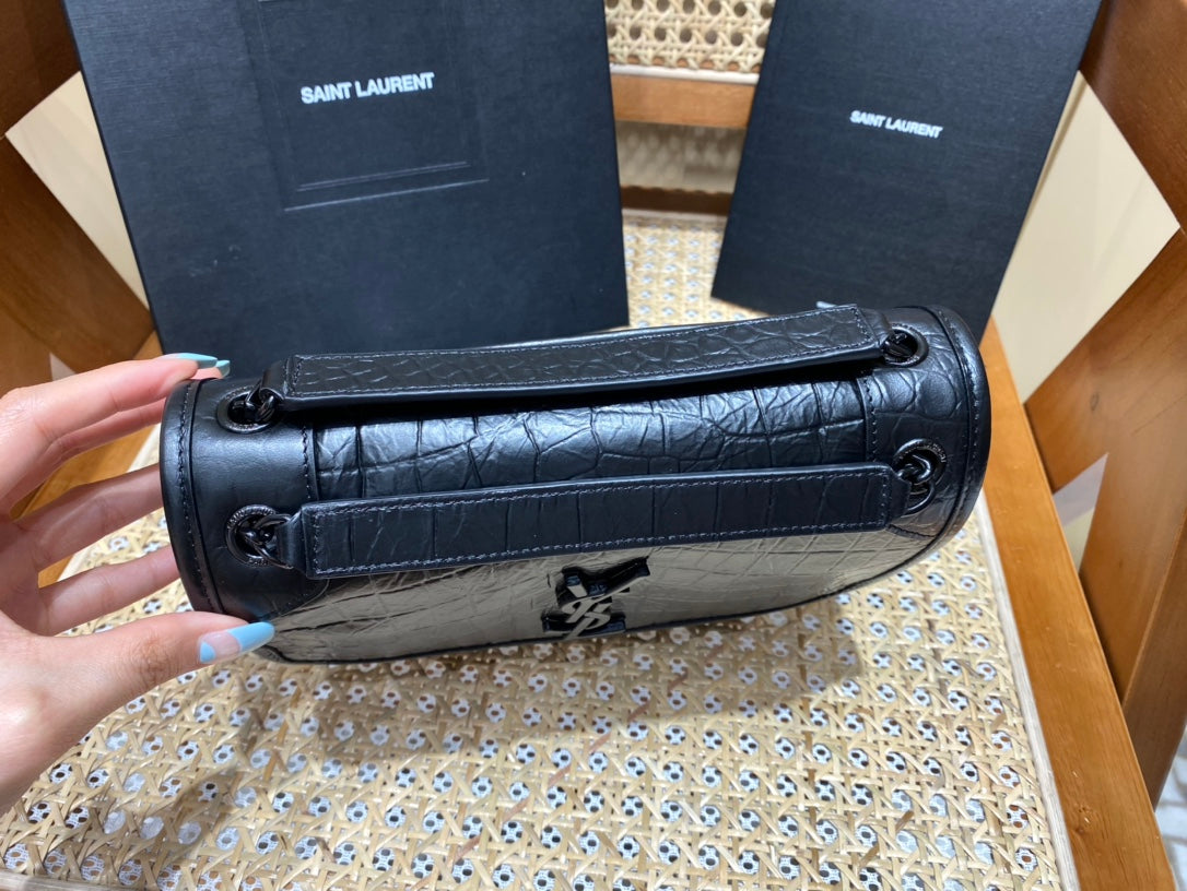Bolsa YSL YSL 𝐍𝐢𝐤𝐢 22𝐜𝐦