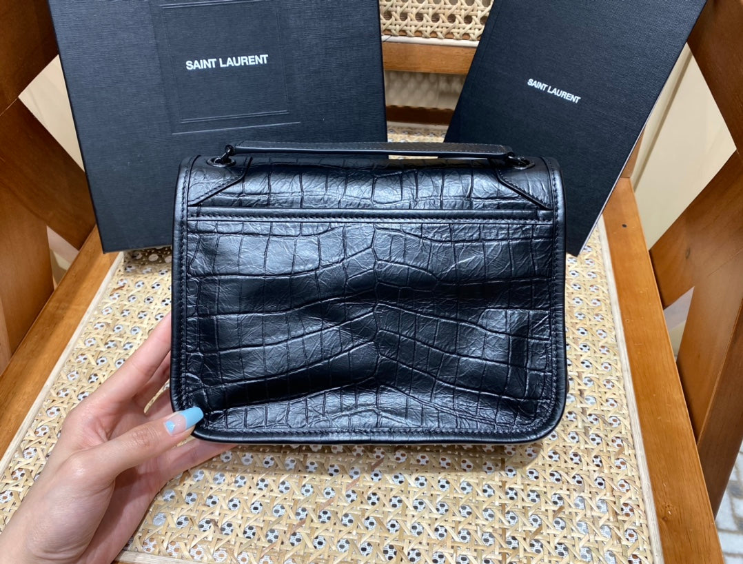 Bolsa YSL YSL 𝐍𝐢𝐤𝐢 22𝐜𝐦