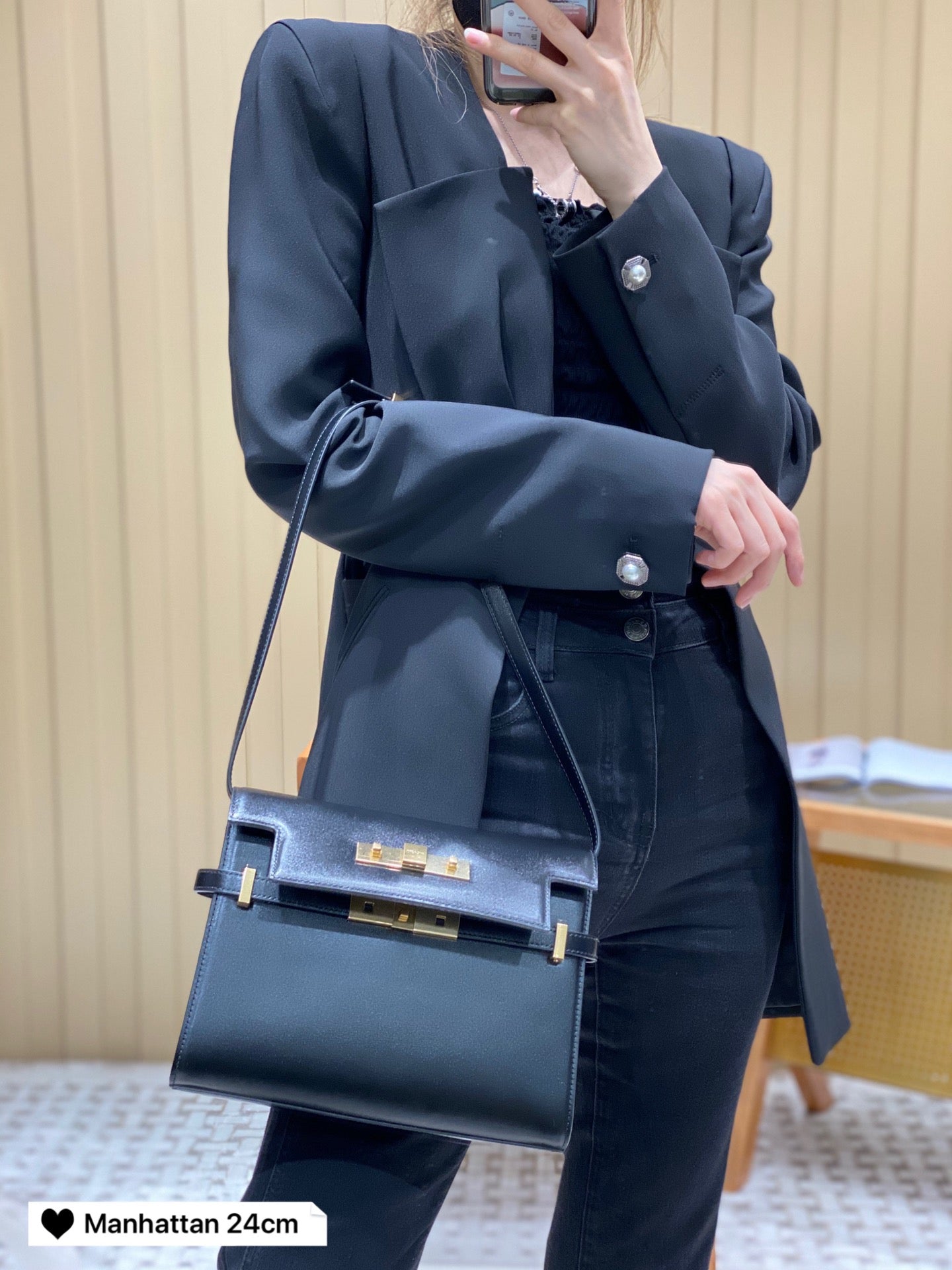 Bolsa YSL 𝙈𝙖𝙣𝙝𝙖𝙩𝙩𝙖𝙣 𝟮𝟰𝙘𝙢