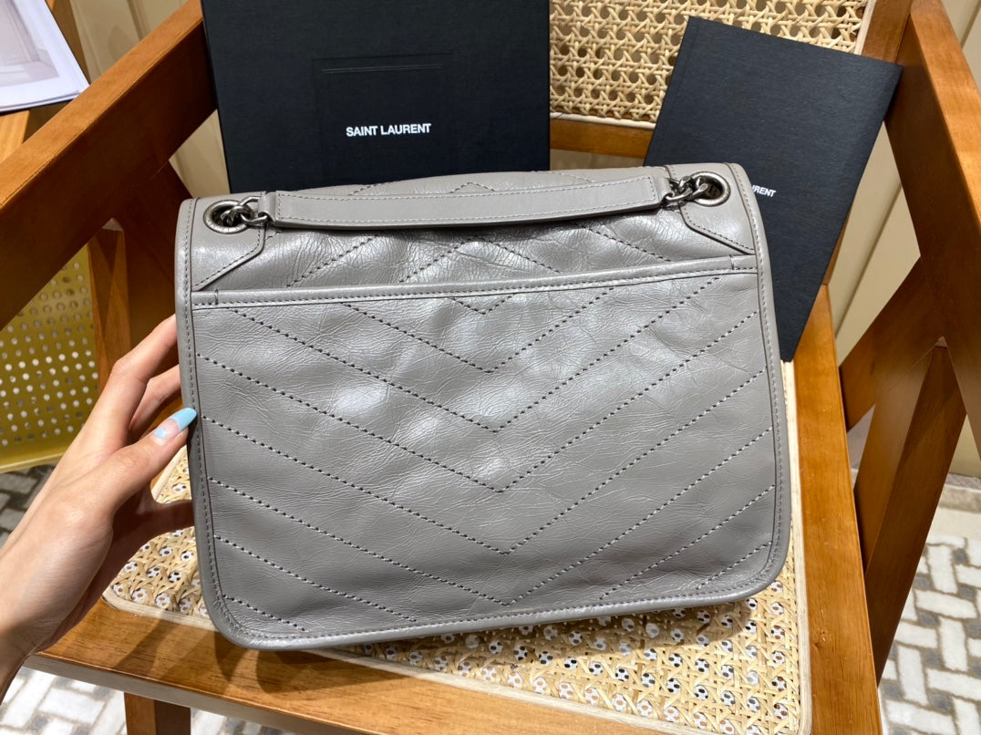 Bolsa YSL 𝐍𝐢𝐤𝐢 28𝐜𝐦