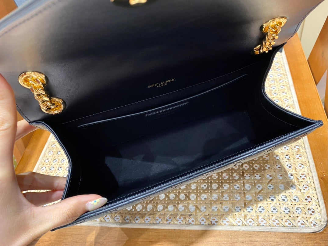 Bolsa YSL 𝑬𝒏𝒗𝒆𝒍𝒐𝒑𝒆 24CM