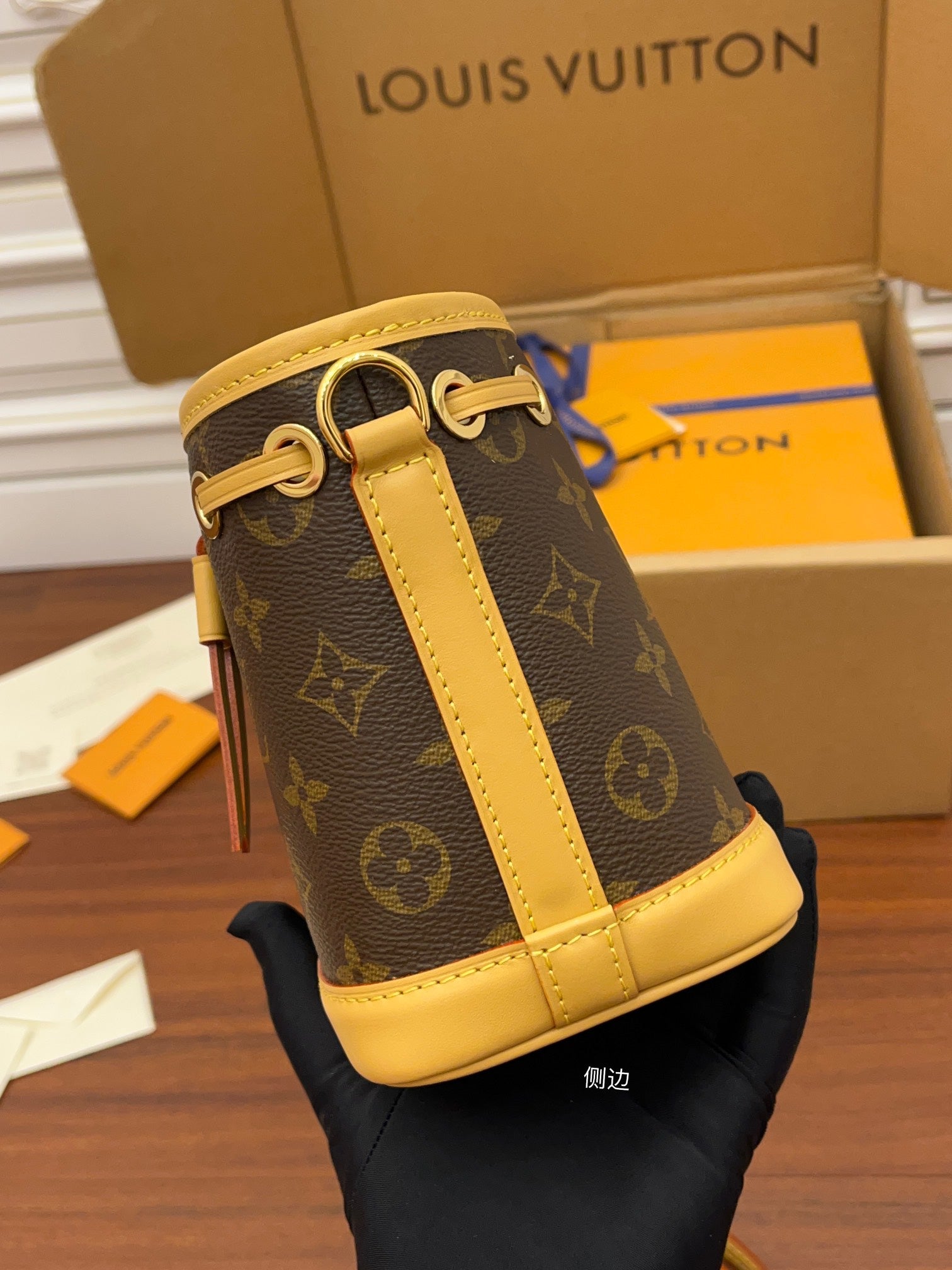 Bolsa Louis Vuitton  Nano Noé