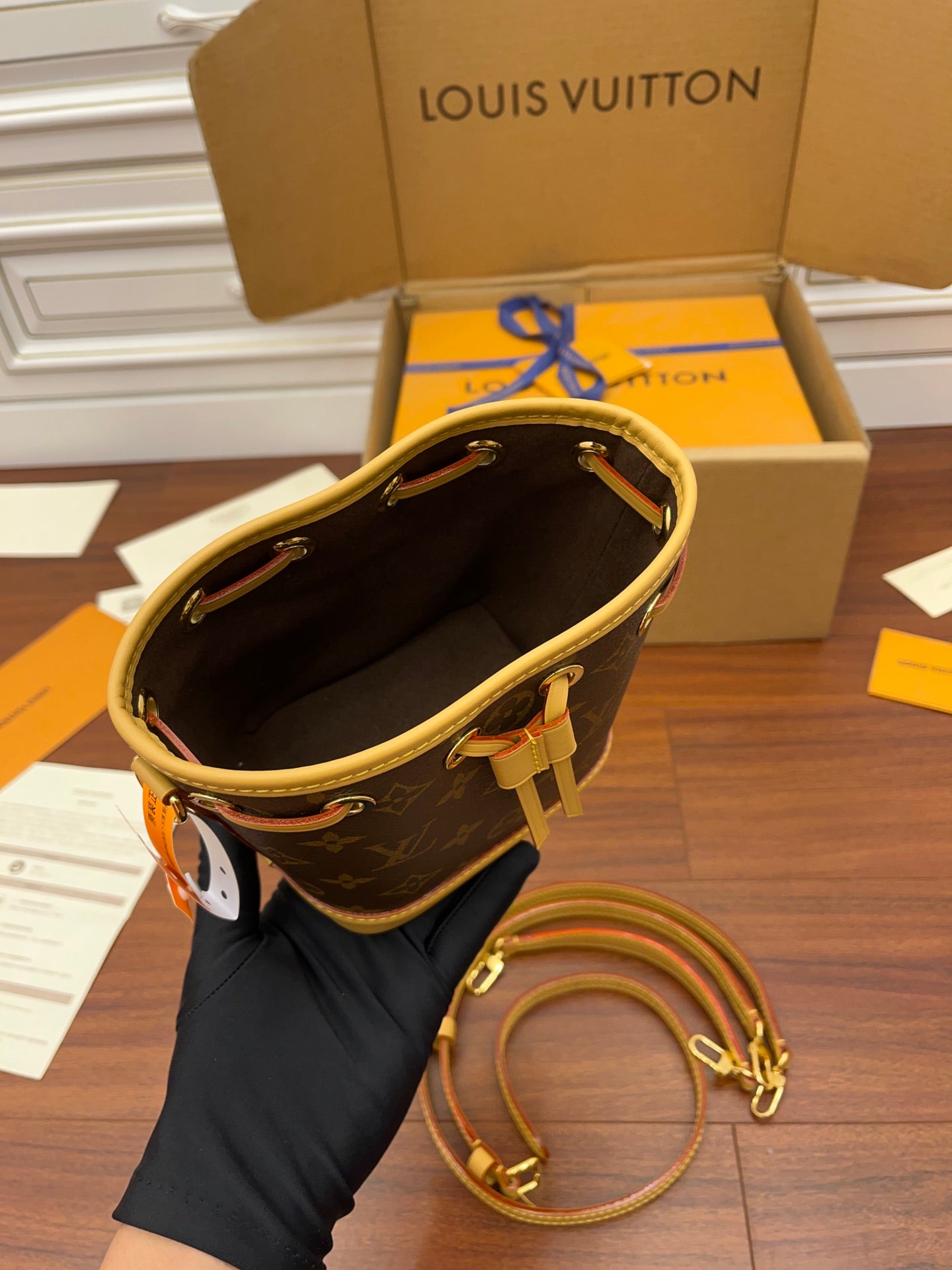 Bolsa Louis Vuitton  Nano Noé