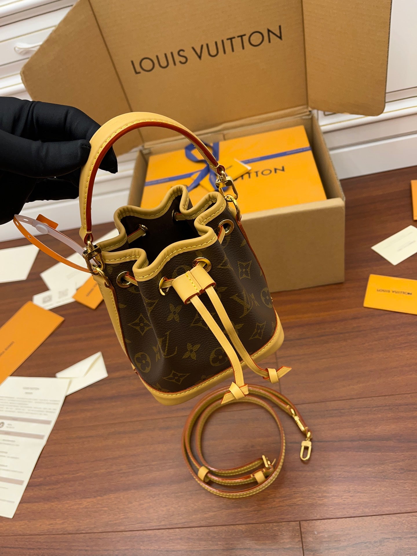 Bolsa Louis Vuitton  Nano Noé