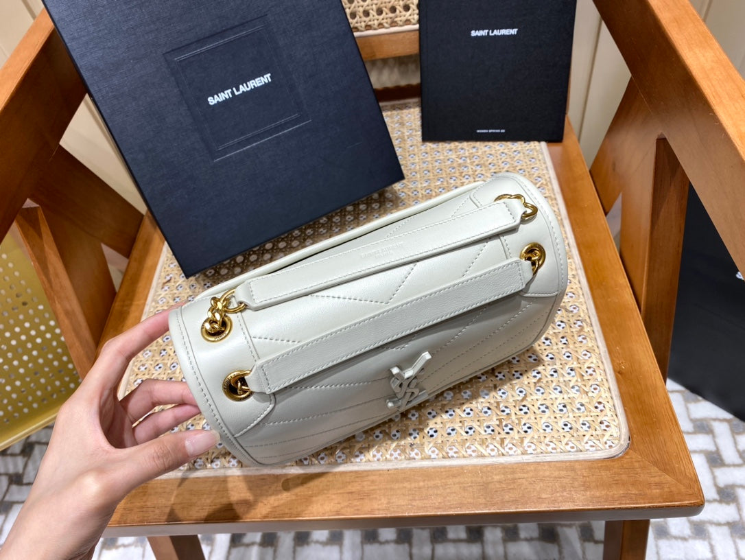 Bolsa Ysl 𝑵𝒊𝒌𝒊 𝑳𝒂𝒎𝒃 22CM