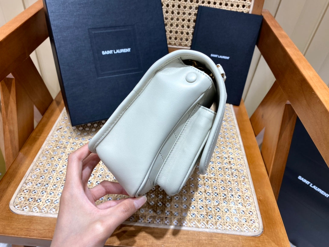 Bolsa Ysl 𝑵𝒊𝒌𝒊 𝑳𝒂𝒎𝒃 22CM