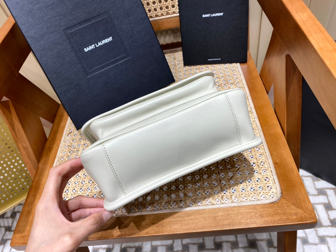 Bolsa Ysl 𝑵𝒊𝒌𝒊 𝑳𝒂𝒎𝒃 22CM