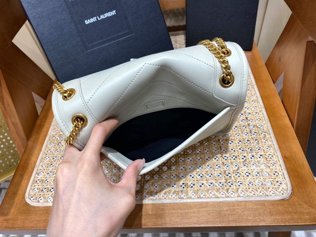 Bolsa Ysl 𝑵𝒊𝒌𝒊 𝑳𝒂𝒎𝒃 22CM