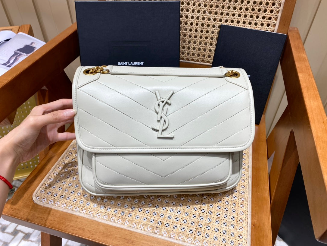 Bolsa Ysl 𝑵𝒊𝒌𝒊 𝑳𝒂𝒎𝒃 28CM