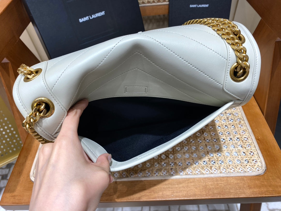 Bolsa Ysl 𝑵𝒊𝒌𝒊 𝑳𝒂𝒎𝒃 28CM