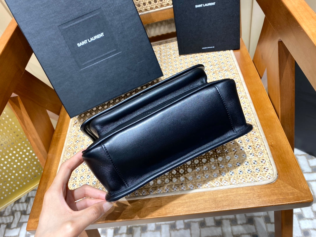 Bolsa Ysl 𝑵𝒊𝒌𝒊 𝑳𝒂𝒎𝒃 22CM