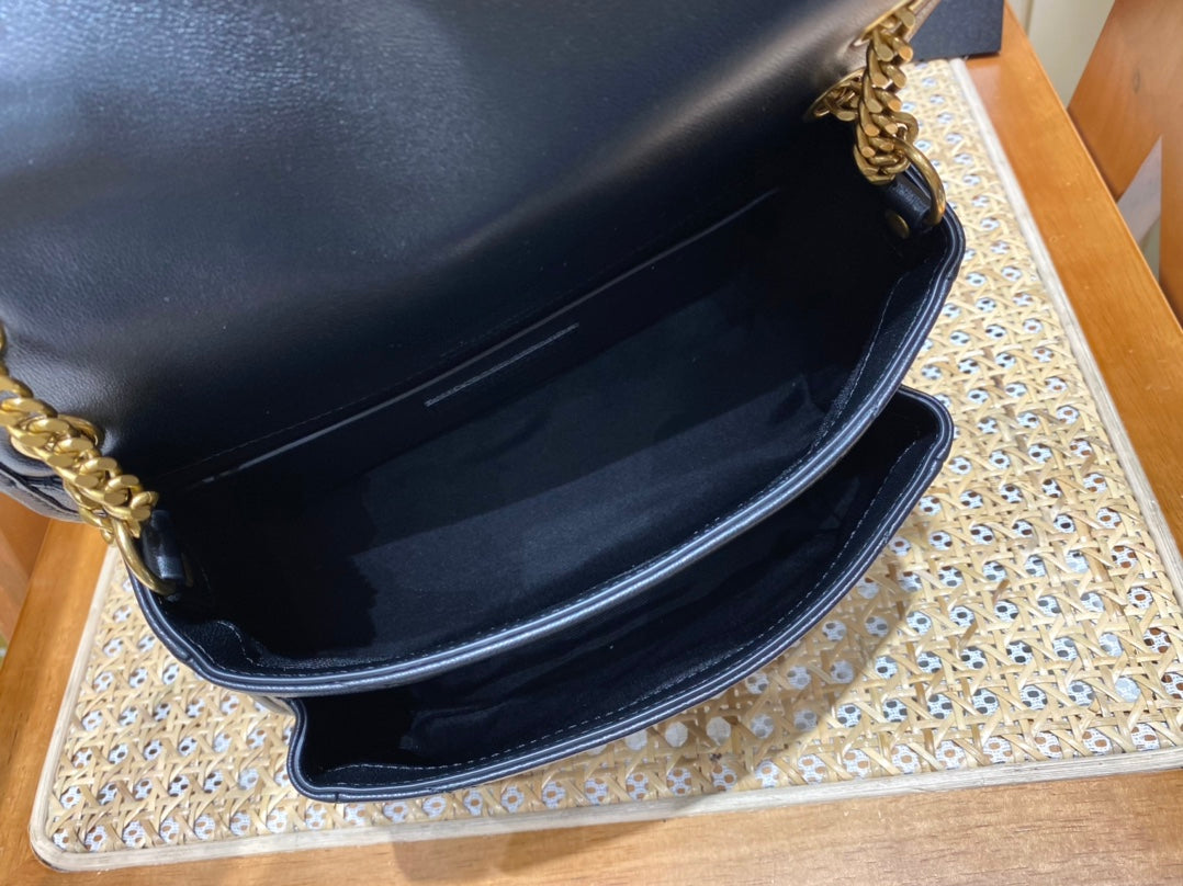 Bolsa Ysl 𝑵𝒊𝒌𝒊 𝑳𝒂𝒎𝒃 22CM